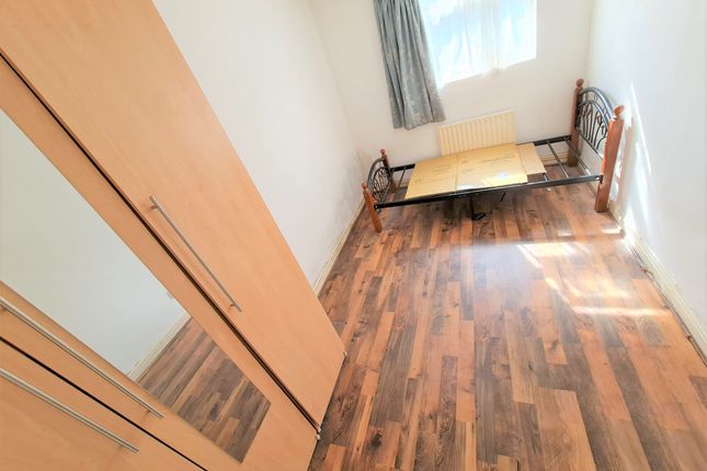 Detached house to rent in Raymond Road, London