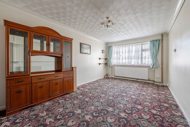1 Patricia Close, Lowestoft photo 2