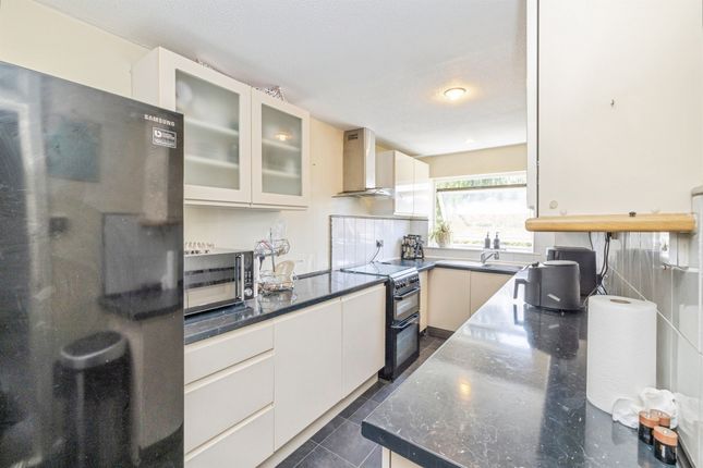 Flat 41, Lambert Court, Bushey Grove Road, Bushey photo 4