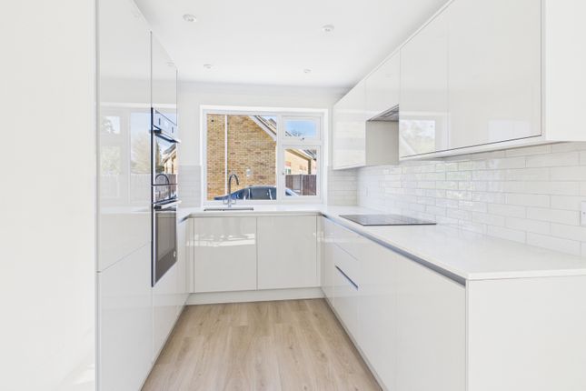 5, Lady Hatton Place, Buckinghamshire photo 2