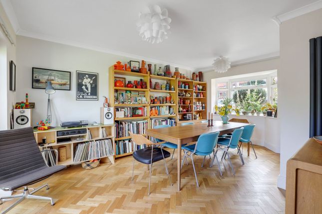 3 Ramsdale Crescent, Nottingham photo 4