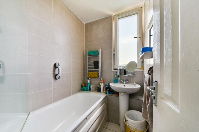 Flat for sale in Doughty Court, Prusom Street, Wapping