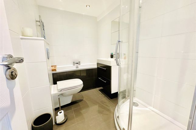 Flat for sale in Edridge Road, Croydon