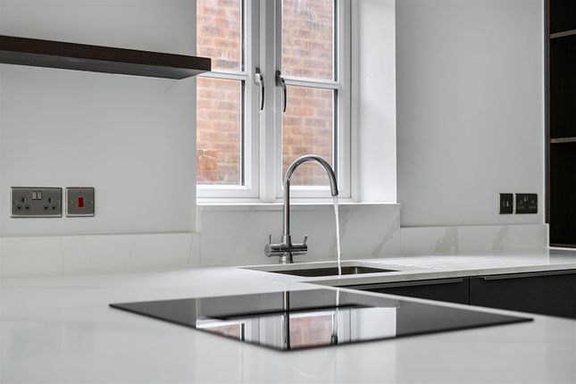Lime Tree Mews, 4, Old Bath Road, Charvil photo 3