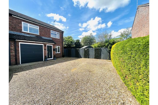 Thumbnail Semi-detached house for sale in Hawthorn Drive, Sleaford