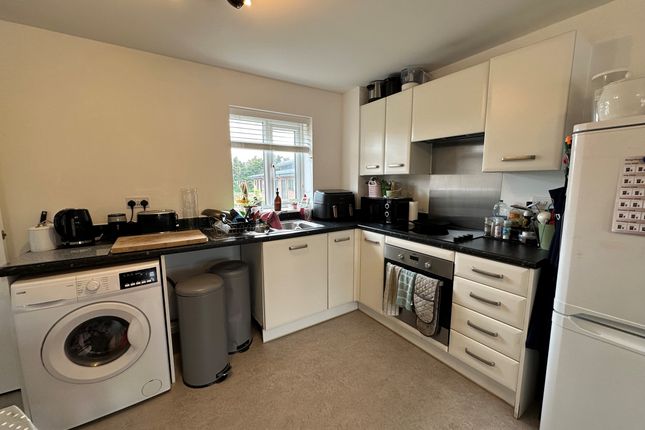 5 Newbolt Close, Stowmarket photo 3