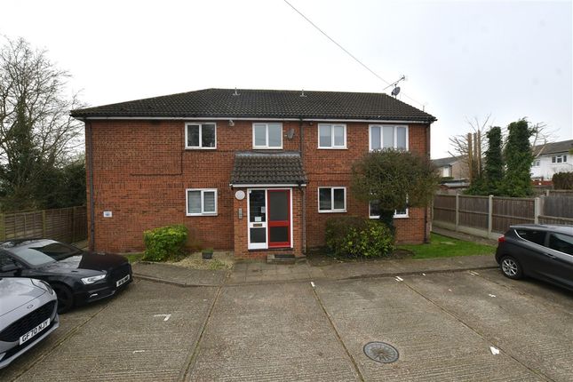 1-bed flat on Haslemere Road, Wickford, £155,000