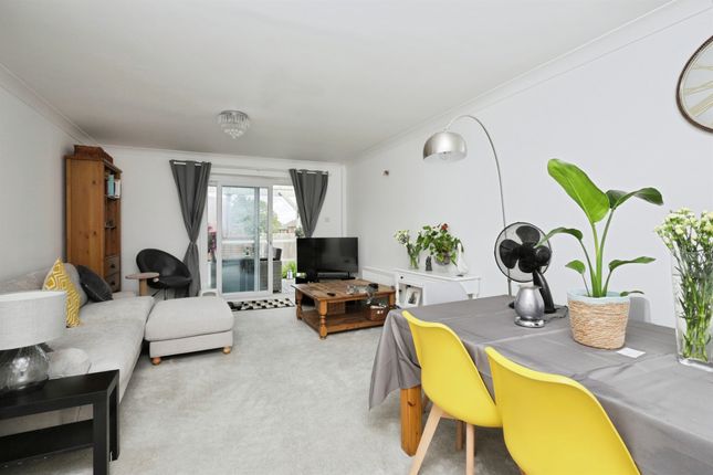 96, Howlett Drive, Hailsham photo 2