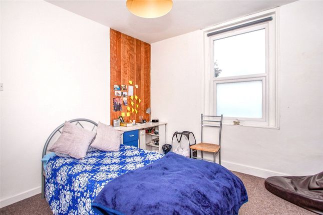 Room 2, 22, Caledonian Road, Bath photo 5