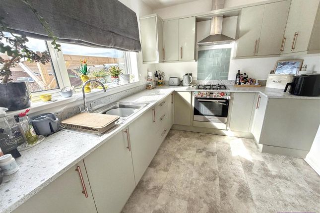 20, Hindley Close, Ryton photo 3