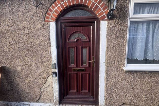 65, Philip Road, London photo 2