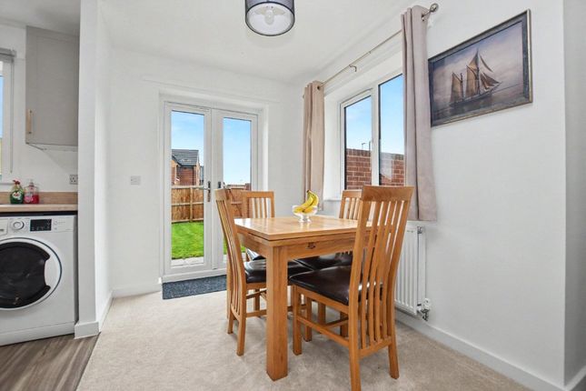 27, Flanshaw Field Drive, West Yorkshire photo 4