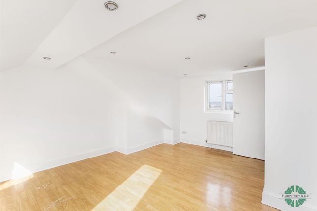 Thumbnail Property to rent in Howard Road, London