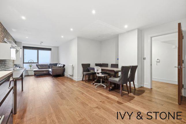 2-bed flat on Flat 1, Jupiter House, London, £450,000