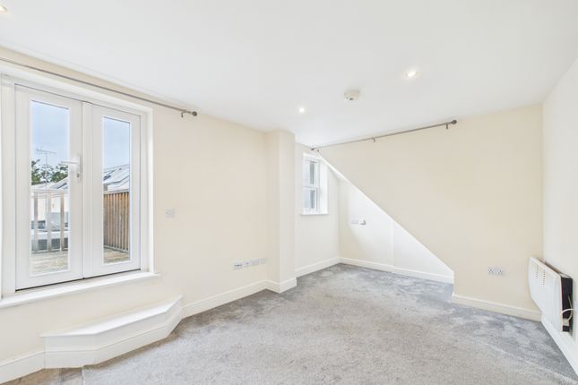 Flat 1, 56a, High Street, Cheltenham photo 2