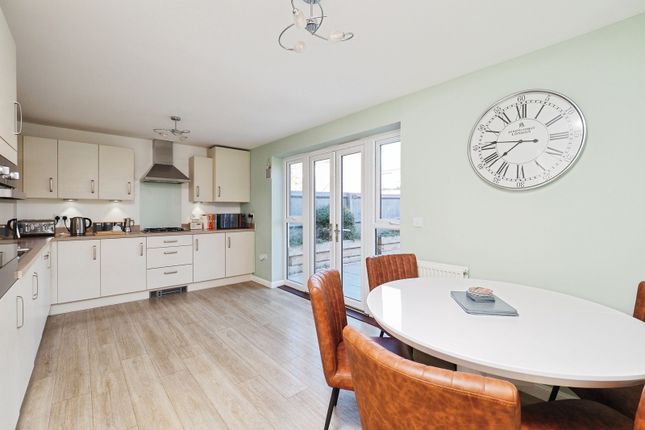 Meadow Crescent, Nottingham photo 3
