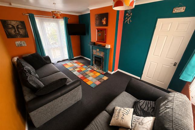 26, Cosgrove Way, Northampton photo 3