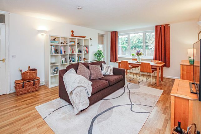 5 Bideford Court, Bideford Green, Leighton Buzzard photo 2