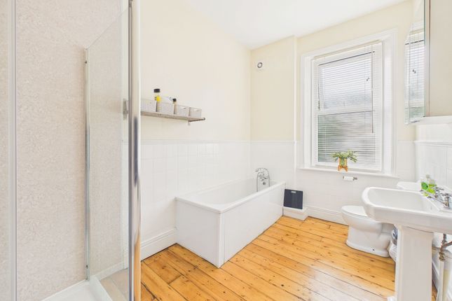 17 Woodbine Street, Gateshead photo 4