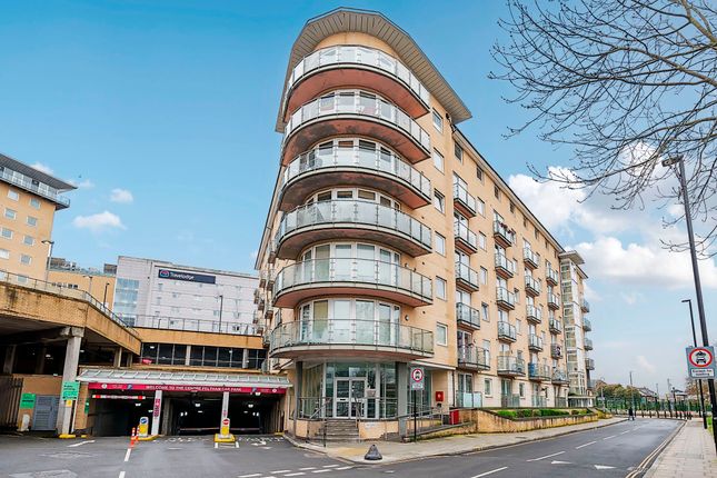 Thumbnail Flat for sale in Hamlyn House, High Street, Feltham