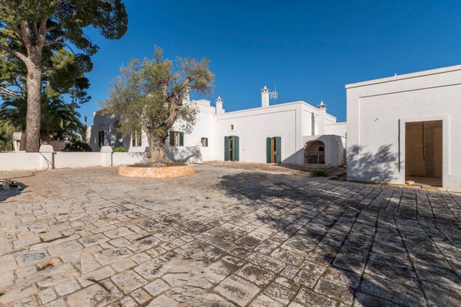 Country house for sale in Via Roma, Fasano, Brindisi, Puglia, Italy