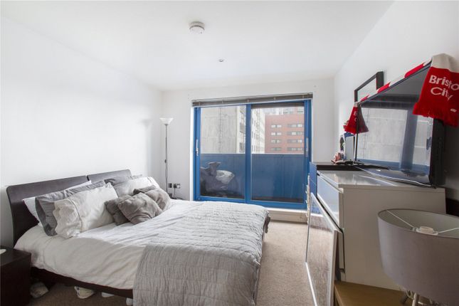 Flat for sale in Westgate Apartments, Western Gateway, London