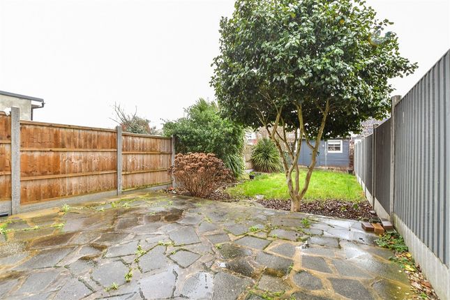 148, Eccleston Crescent photo 2