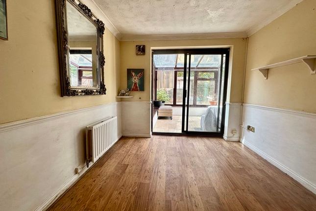 11, Charndon Close, Luton photo 3