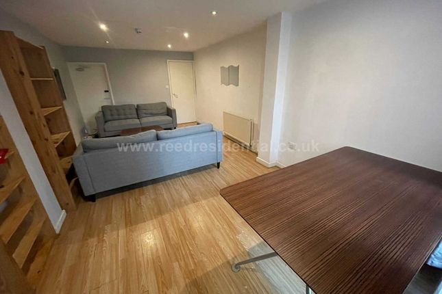 7, Frederick Grove, Nottingham photo 4