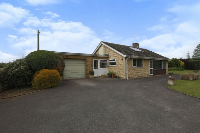 Thumbnail Bungalow for sale in Broadway Road, Childswickham, Broadway, Worcestershire