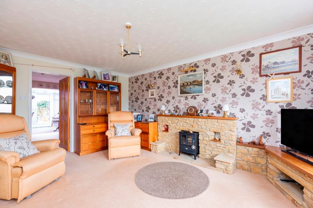 9 Cranborne Drive, Shaftesbury photo 4