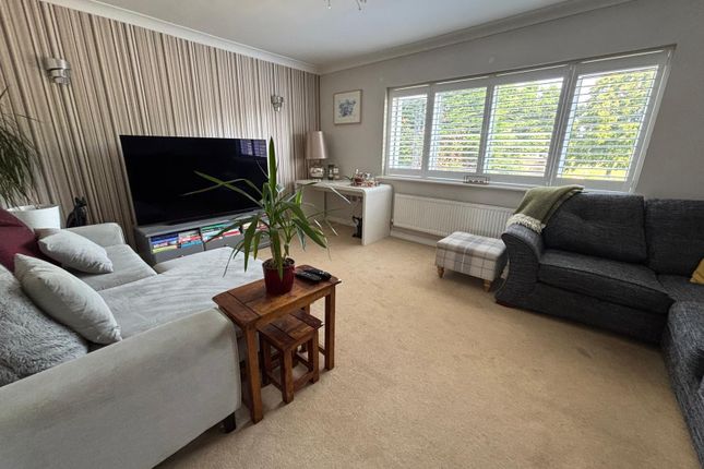 2, Kennedy Close, St Albans photo 3