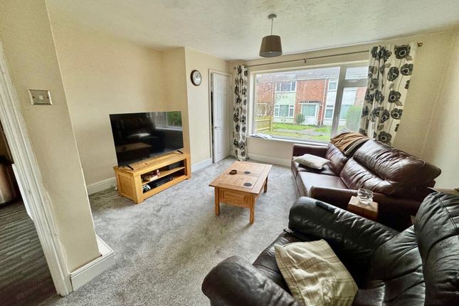 2 Launds Green, Grantham photo 2