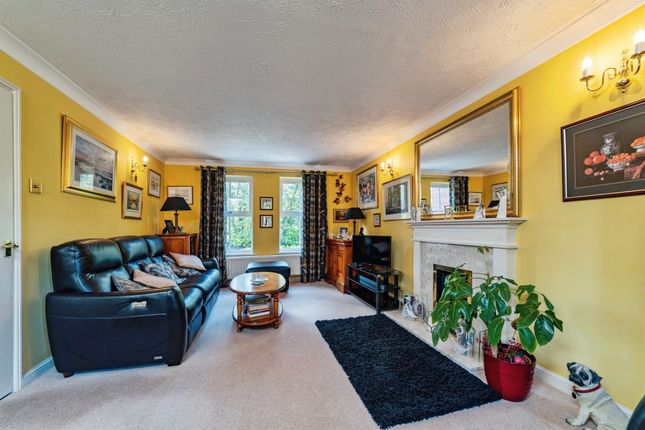 2, Plumpton Close, Chippenham photo 3