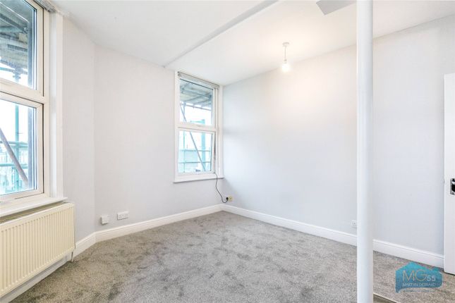 Flat to rent in Exchange Buildings, St. Albans Road, High Barnet