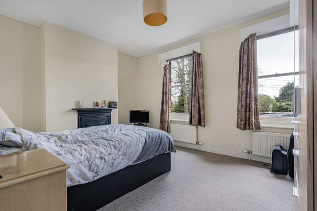 5 Fairview Cottages,, Trumpsgreen Road, Surrey photo 3