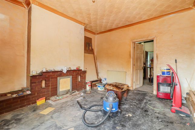 127, Painthorpe Lane, Wakefield photo 4