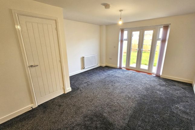 9, Dixon Close, Staffordshire photo 3