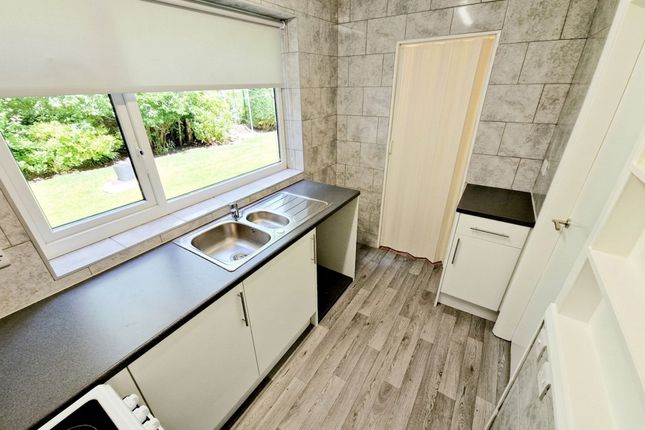 5 Heywood Gardens, Manchester photo 4