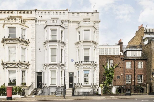 Flat to rent in Cheyne Walk, London
