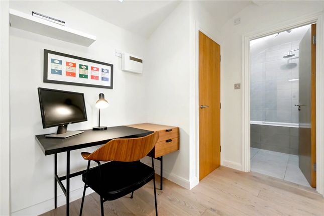 6, Doves Yard, London photo 4