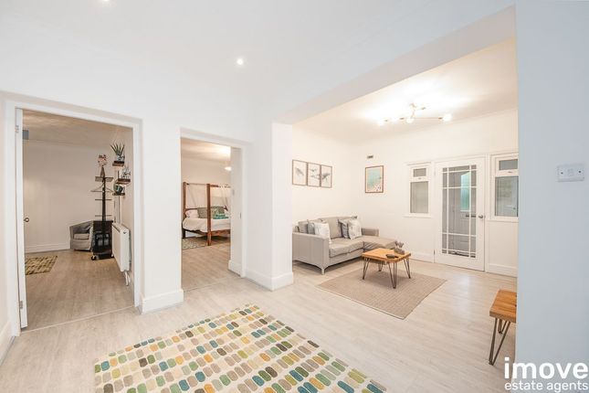 Flat for sale in Sorrento, St. Lukes Road North, Torquay