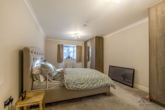 Flat for sale in Church Road, Stanmore