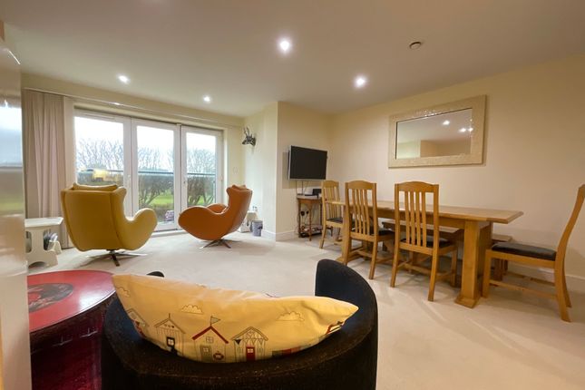 Flat 9, Captains View, Scarborough photo 3