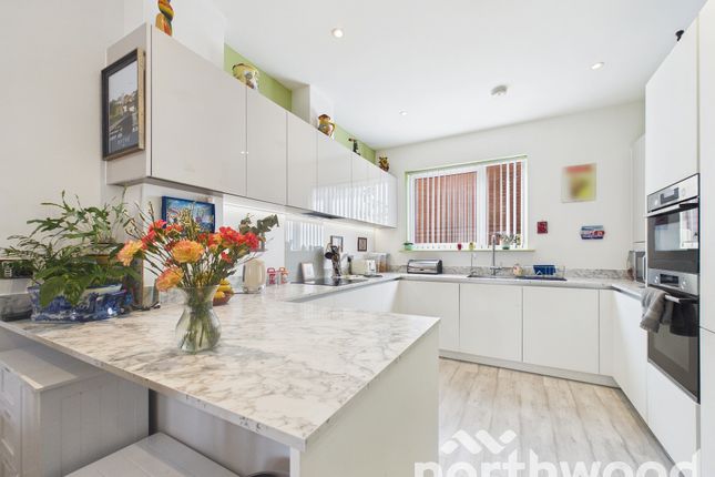 1, Lakeview Gardens, Ashford photo 3