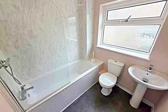 20, Heol Y Coed, Pontypridd photo 4
