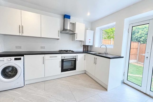 4A, Rostrevor Gardens, Hayes photo 4