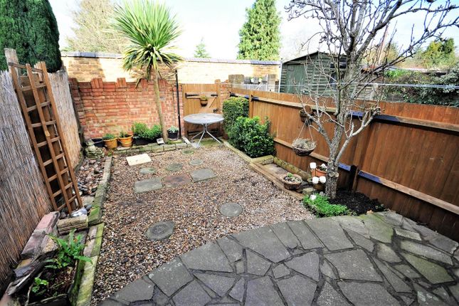 54, Souldern Street, Watford photo 5