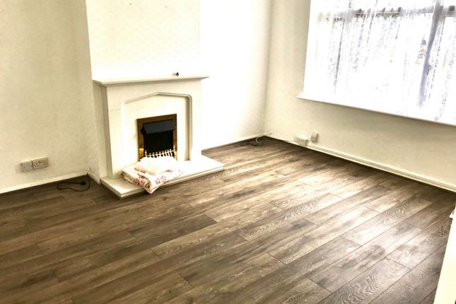 91, Sefton Avenue, Middlesex photo 2