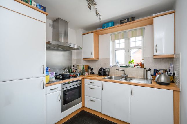 6 Oakdene House, Brighton Road, Addlestone photo 2